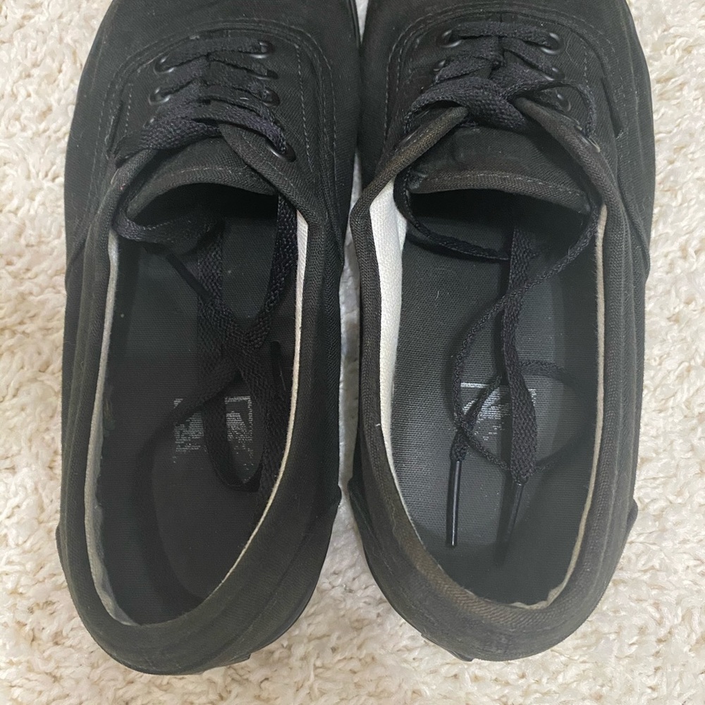 Vans - Picture 2 of 4